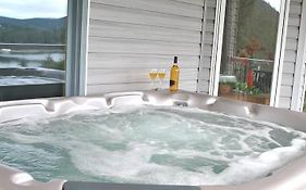 Madeira Park Oceanview Suites